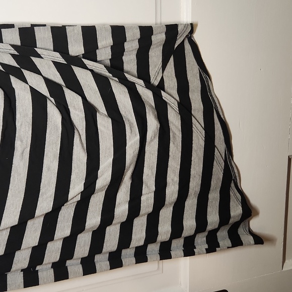 Women's Bobeau Asymmetrical Black and Gray Skirt - Picture 2 of 6